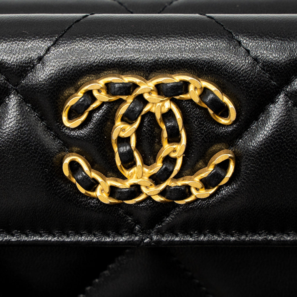 Chanel 19 Flap Compact Wallet Lambskin Black  (Microchip)