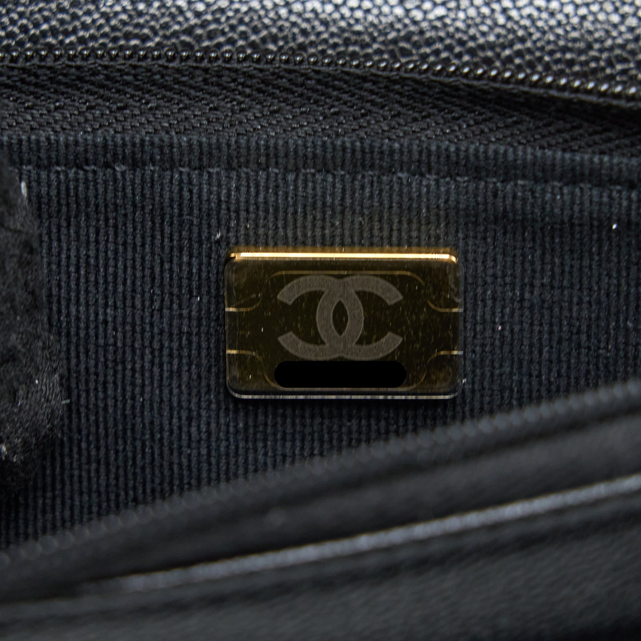 Chanel 22B Detail CC Logo Wallet On Chain Caviar Black L (Microchip)