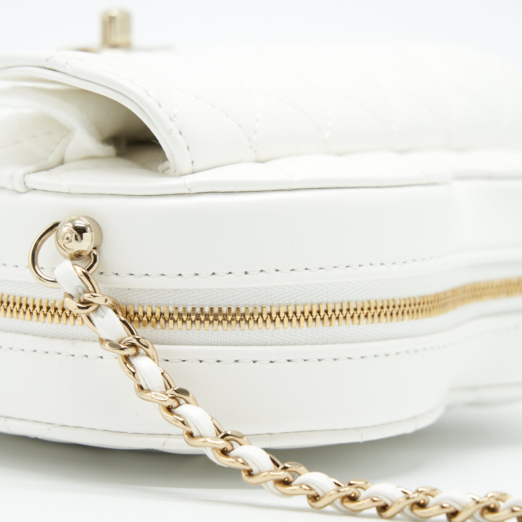 Chanel 22S Heart Bag Lambskin White L