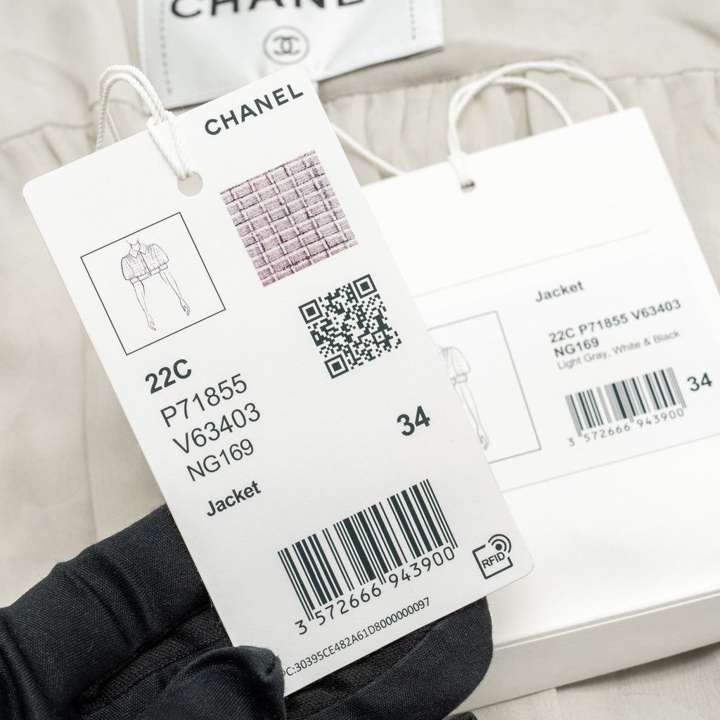 Chanel size 34 22C Tweed Short Jacket Light Grey/White/Black
