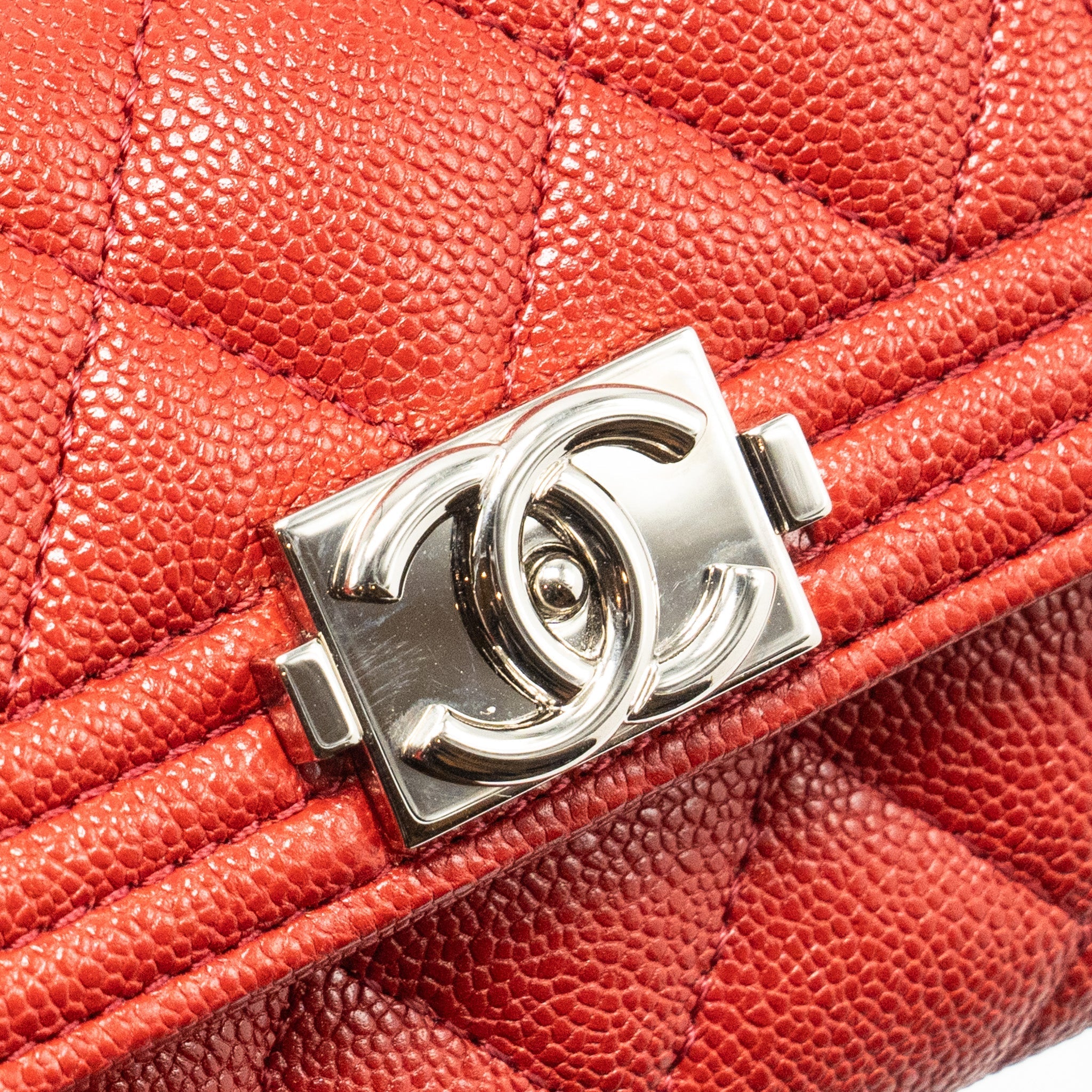 CHANEL Boy Flap Card Holder Caviar Red