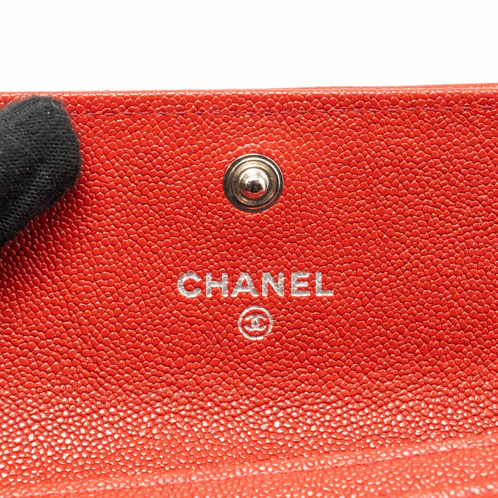 CHANEL Boy Flap Card Holder Caviar Red