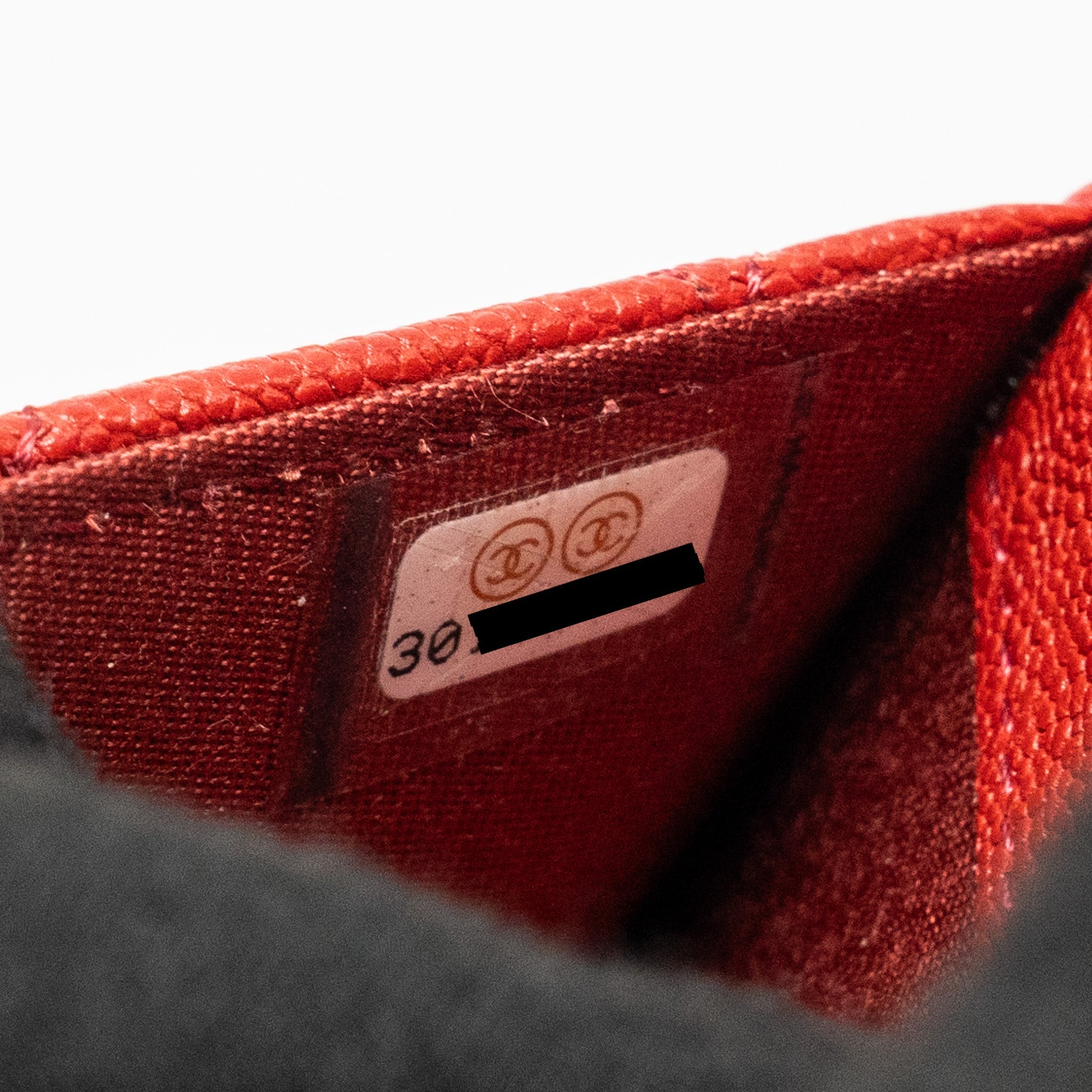 CHANEL Boy Flap Card Holder Caviar Red