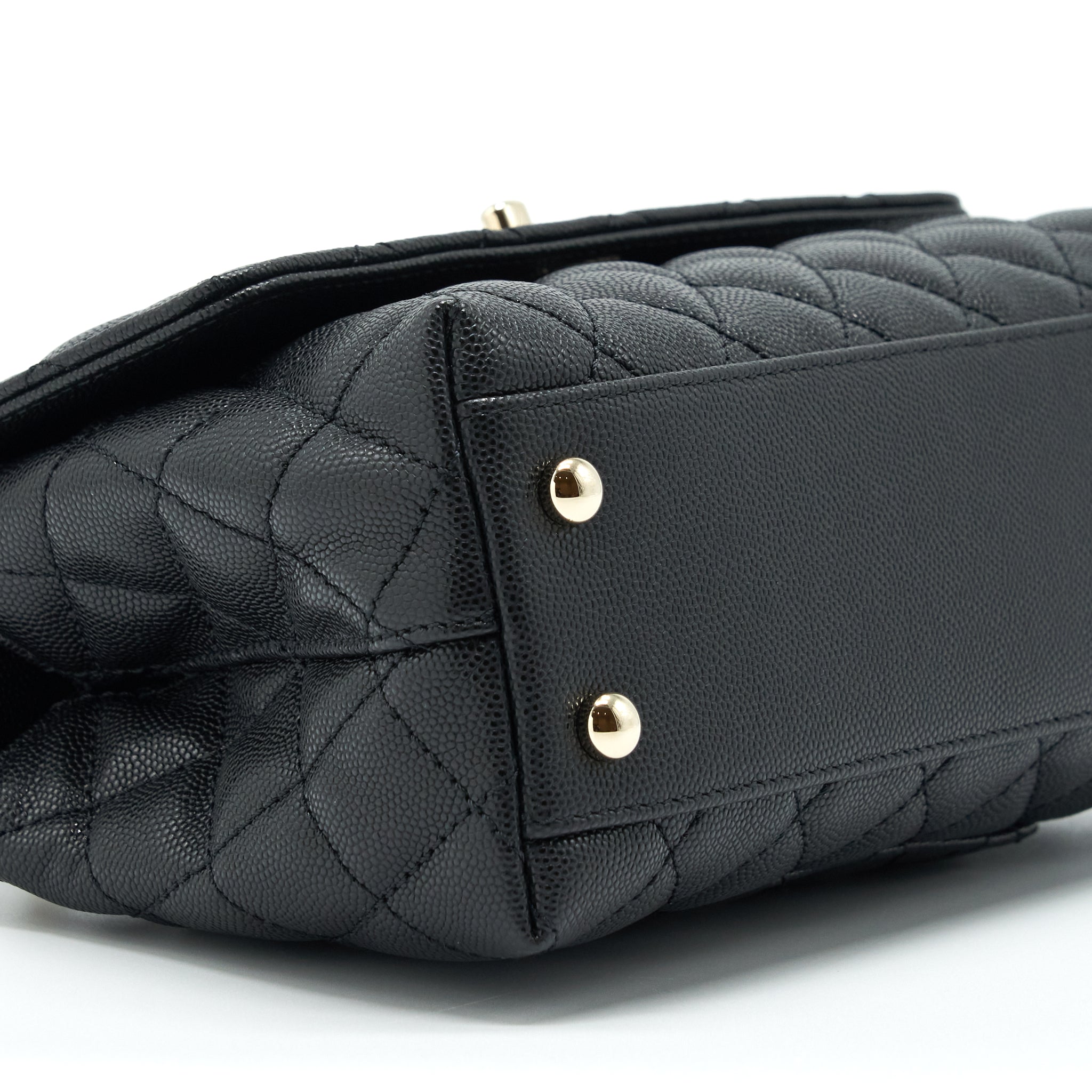 Chanel 22P Small Coco Handle Caviar Black L
