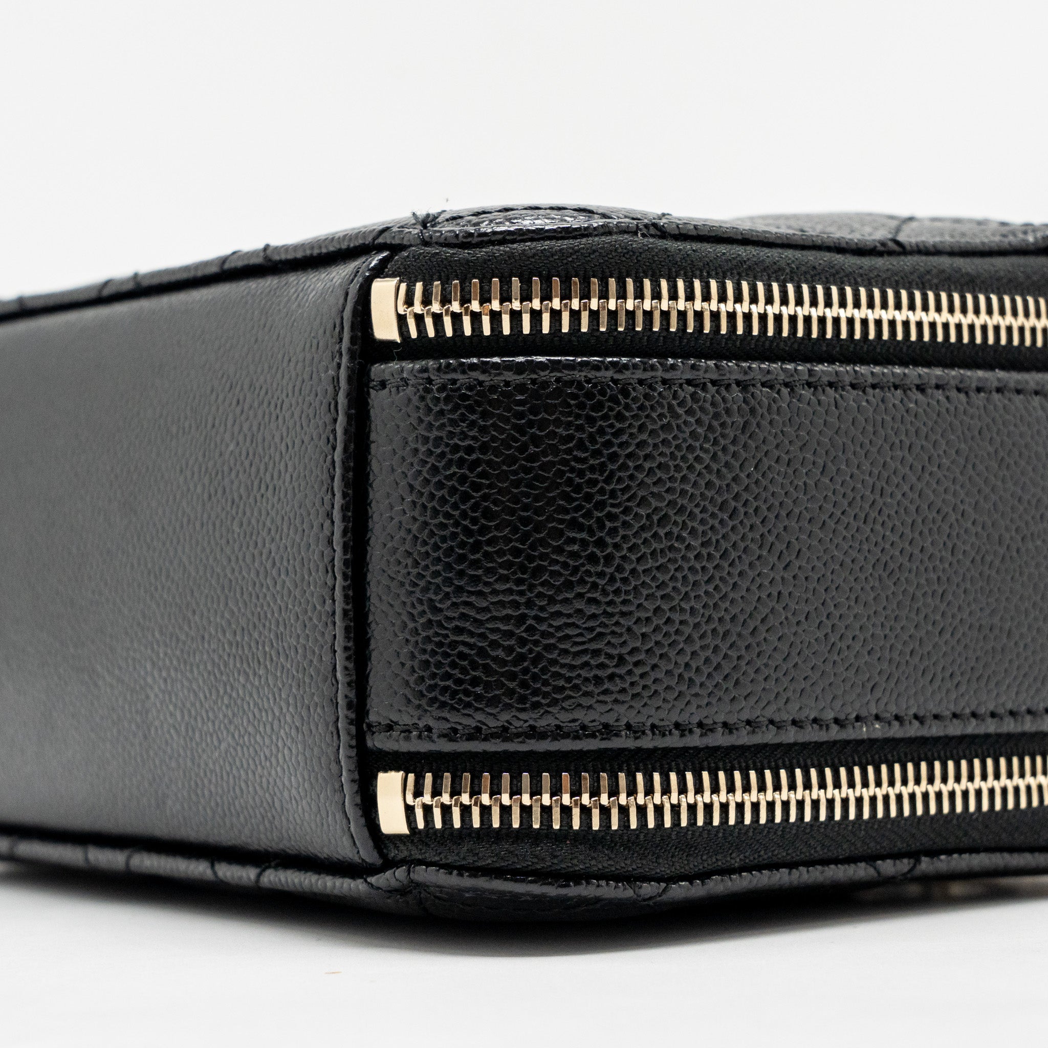 Chanel Logo Detailed Handle Mini Pick Me Up Vanity Case Caviar Black  (Microchip)