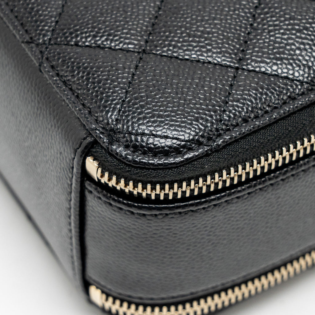 Chanel Logo Detailed Handle Mini Pick Me Up Vanity Case Caviar Black  (Microchip)