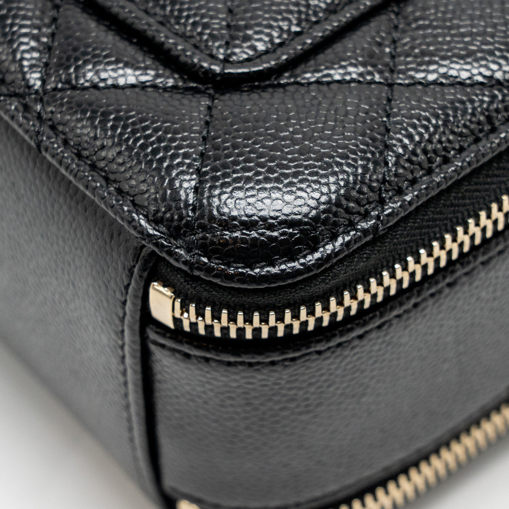 Chanel Logo Detailed Handle Mini Pick Me Up Vanity Case Caviar Black  (Microchip)