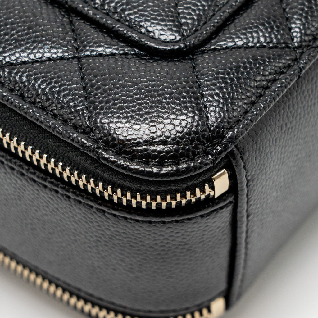 Chanel Logo Detailed Handle Mini Pick Me Up Vanity Case Caviar Black  (Microchip)
