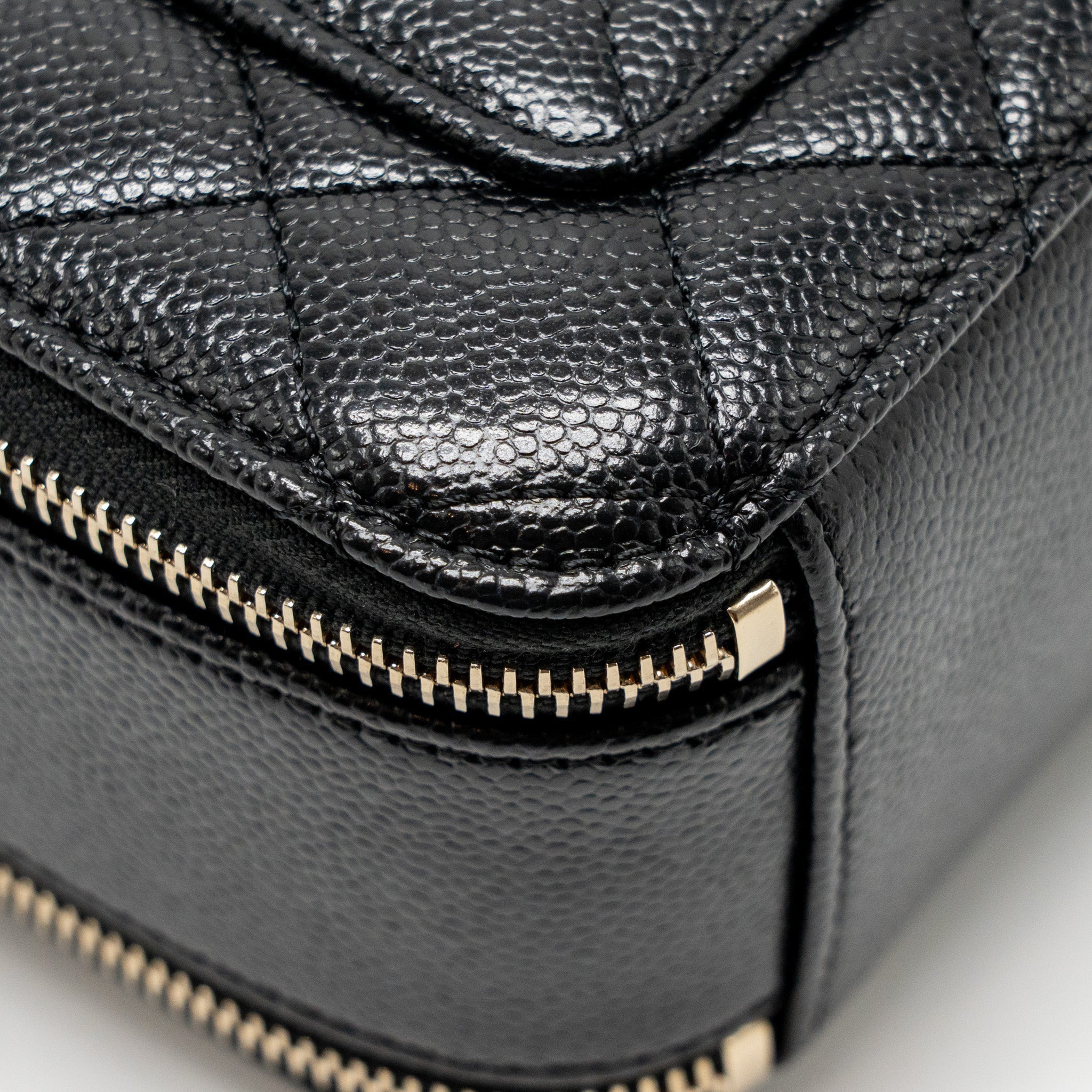Chanel Logo Detailed Handle Mini Pick Me Up Vanity Case Caviar Black  (Microchip)