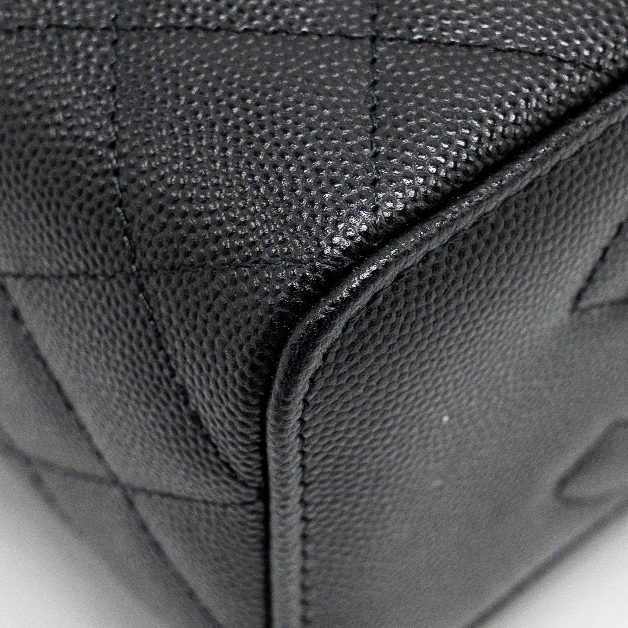 CHANEL Long Vanity With Chain Caviar Black L