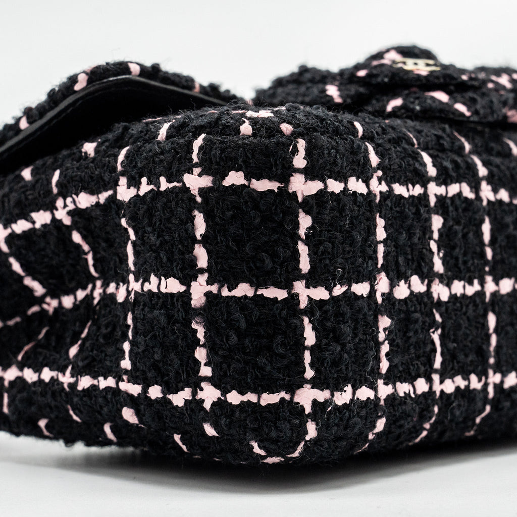 Chanel 23K Flower Bomb Mini Rectangular Flap Bag Tweed Black / Pink L (Microchip)