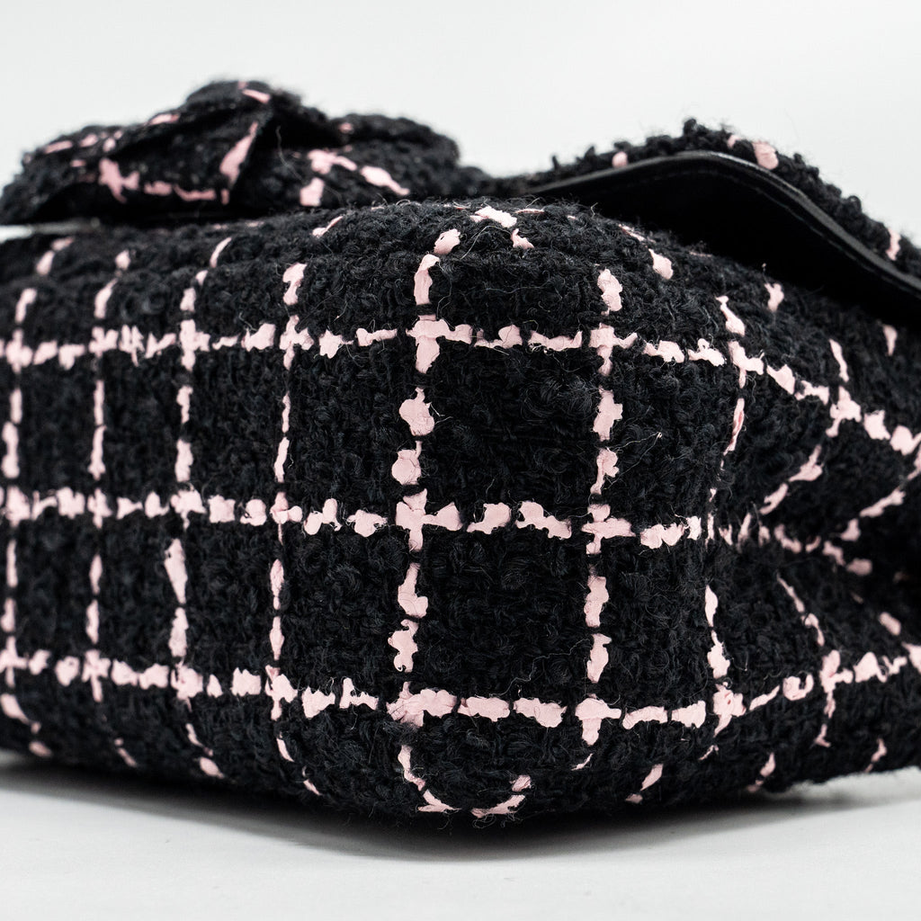 Chanel 23K Flower Bomb Mini Rectangular Flap Bag Tweed Black / Pink L (Microchip)