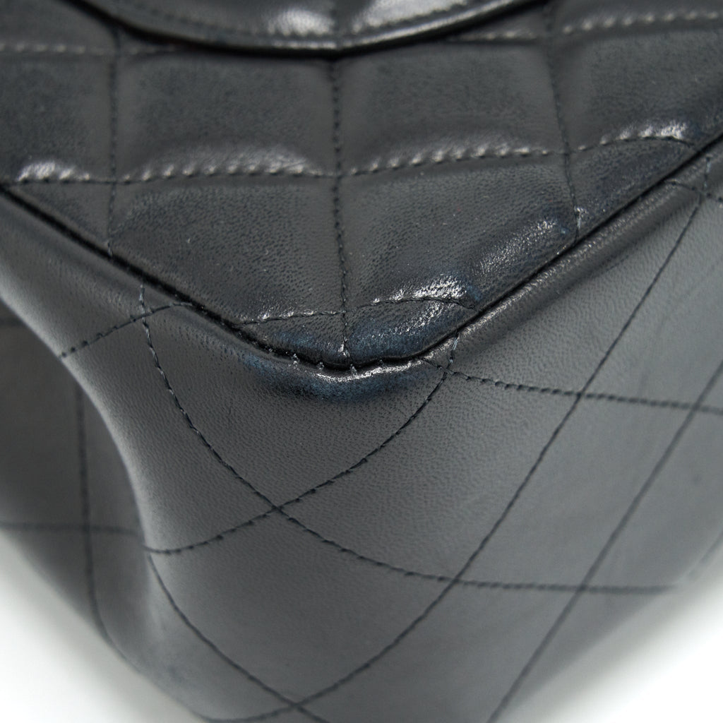 Chanel Classic Jumbo double flap Bag Lambskin Black