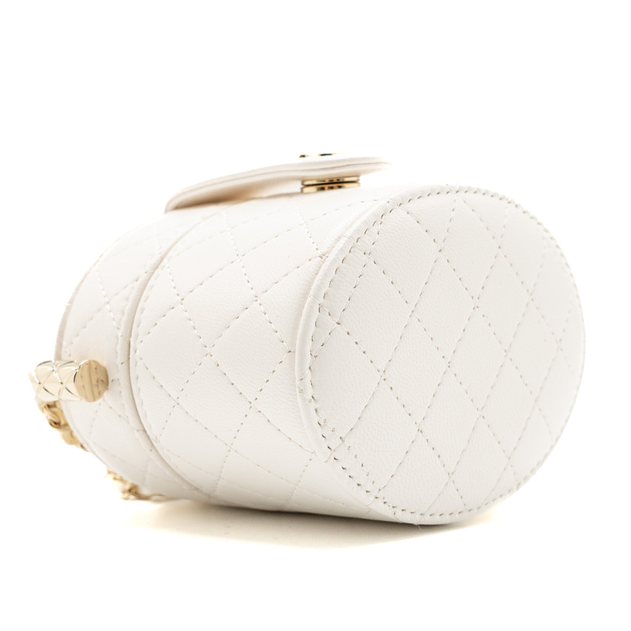 Chanel mini vanity with chain lambskin white L