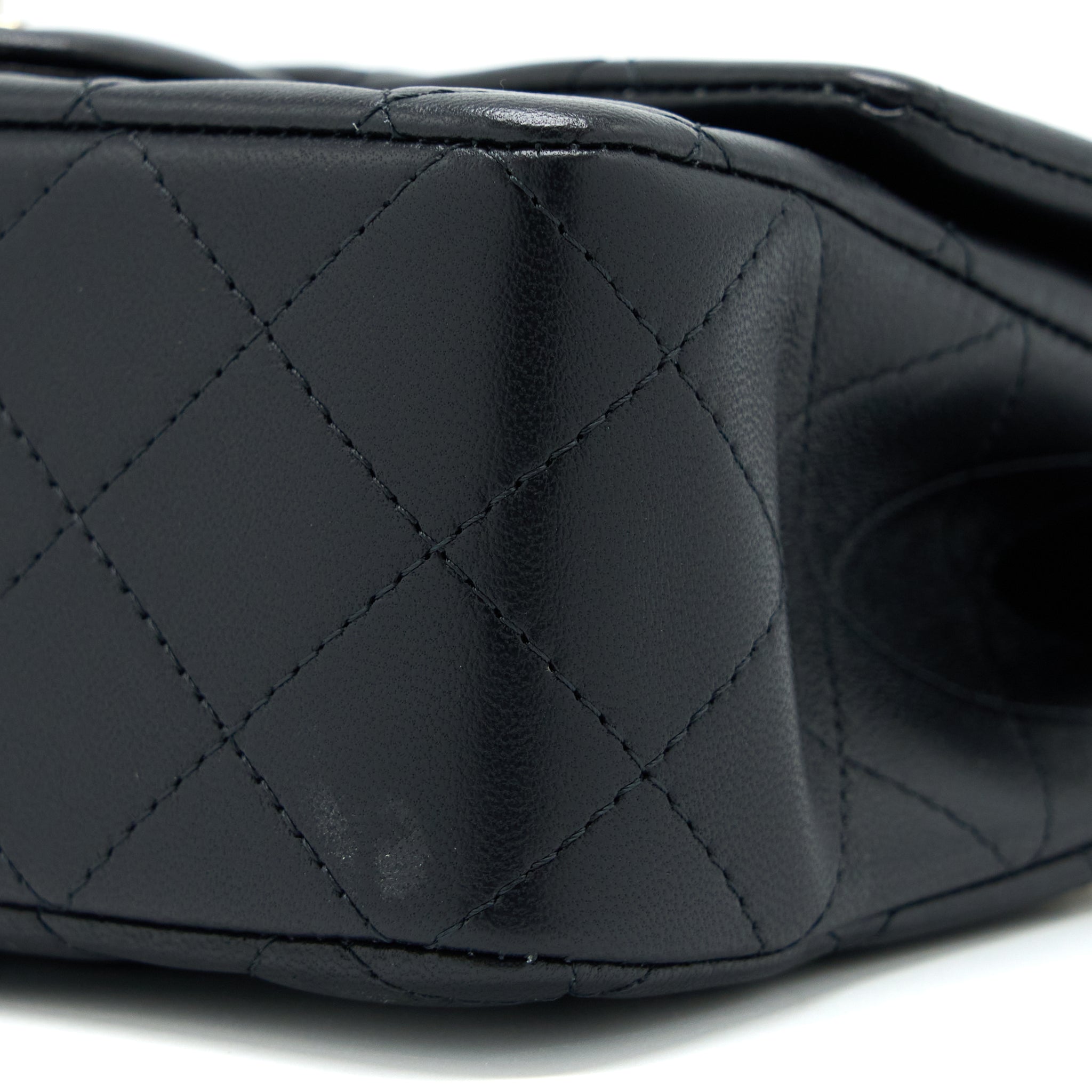 Chanel 22P lion charm Top Handle Mini Rectangular flap bag Lambskin Black L (Microchip)