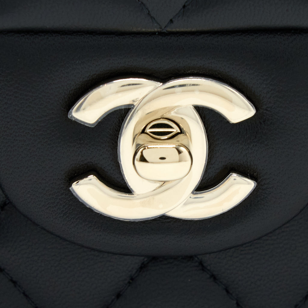 Chanel 22P lion charm Top Handle Mini Rectangular flap bag Lambskin Black L (Microchip)