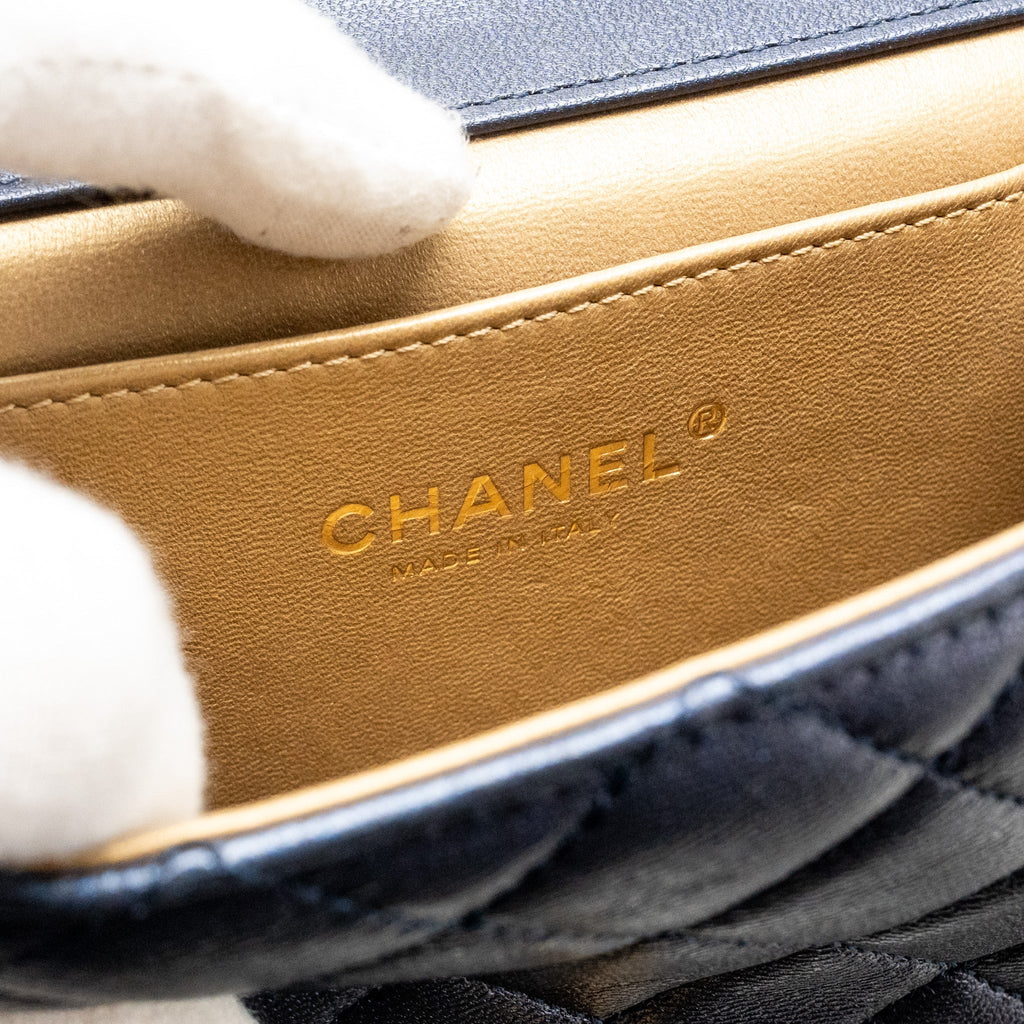 Chanel pearl decorated quilted flap bag lambskin navy