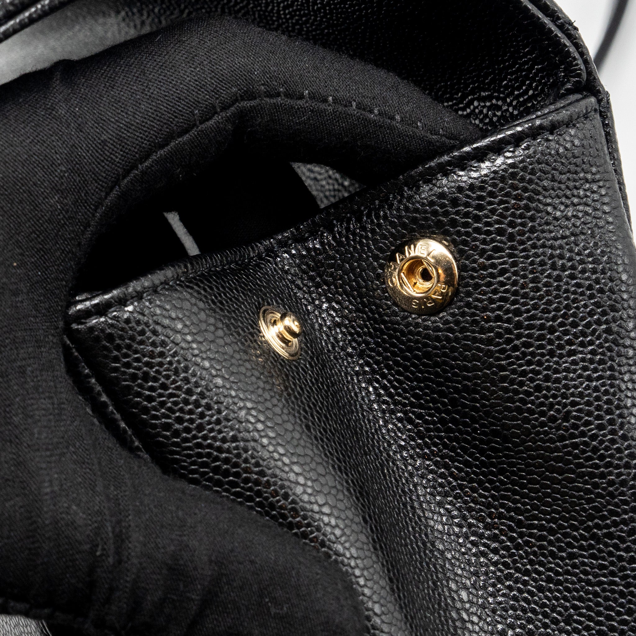 Chanel medium business affinity caviar black L (Microchip)