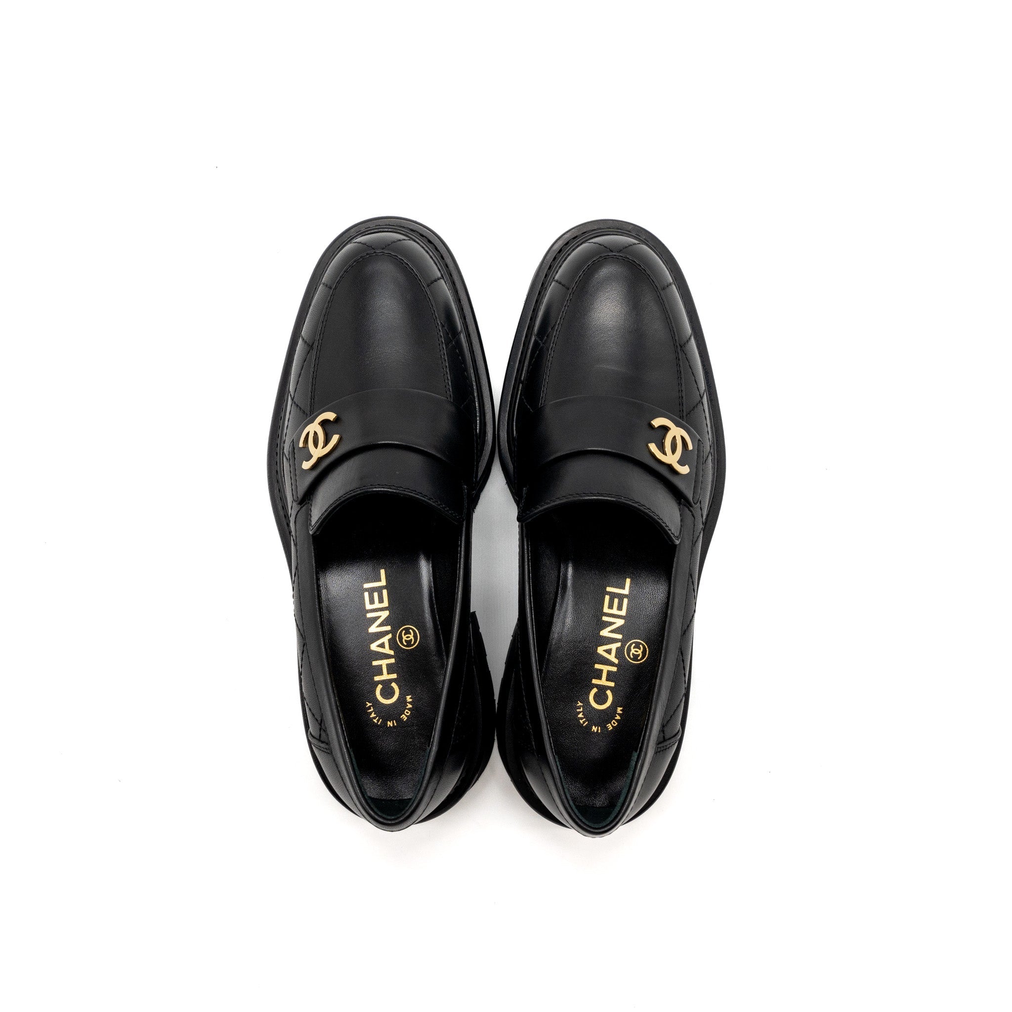 Chanel size 36.5 CC logo loafer black