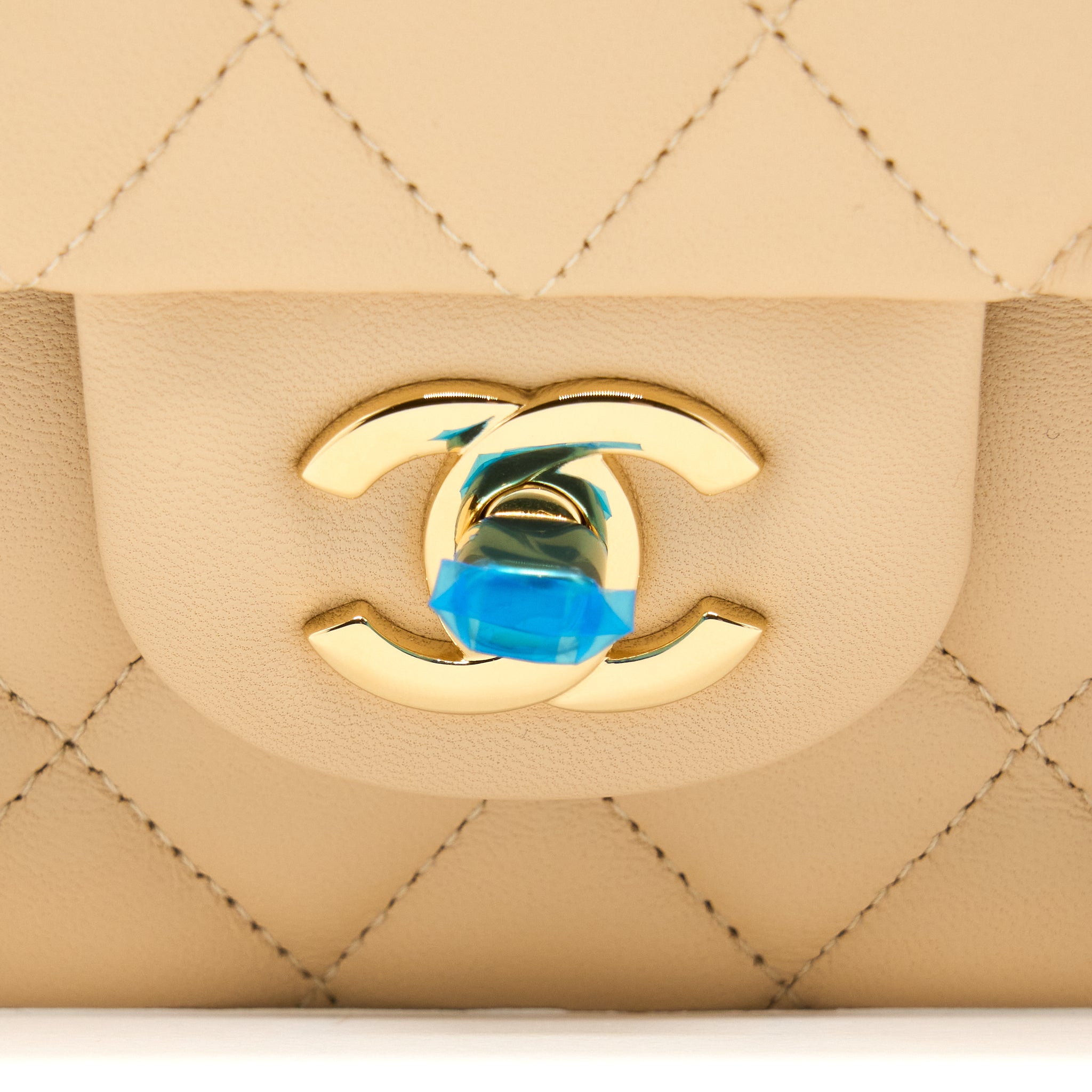 Chanel Medium Classic Flap Bag Lambskin Beige L (Microchip)