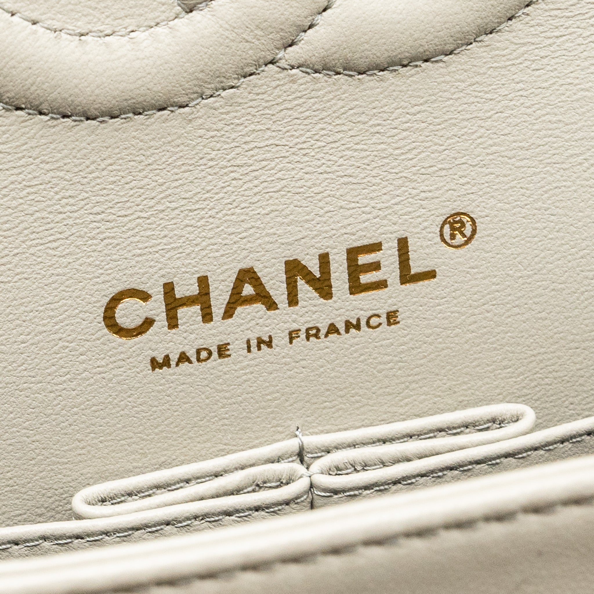Chanel Medium Classic double flap bag lambskin light grey L (Microchip)