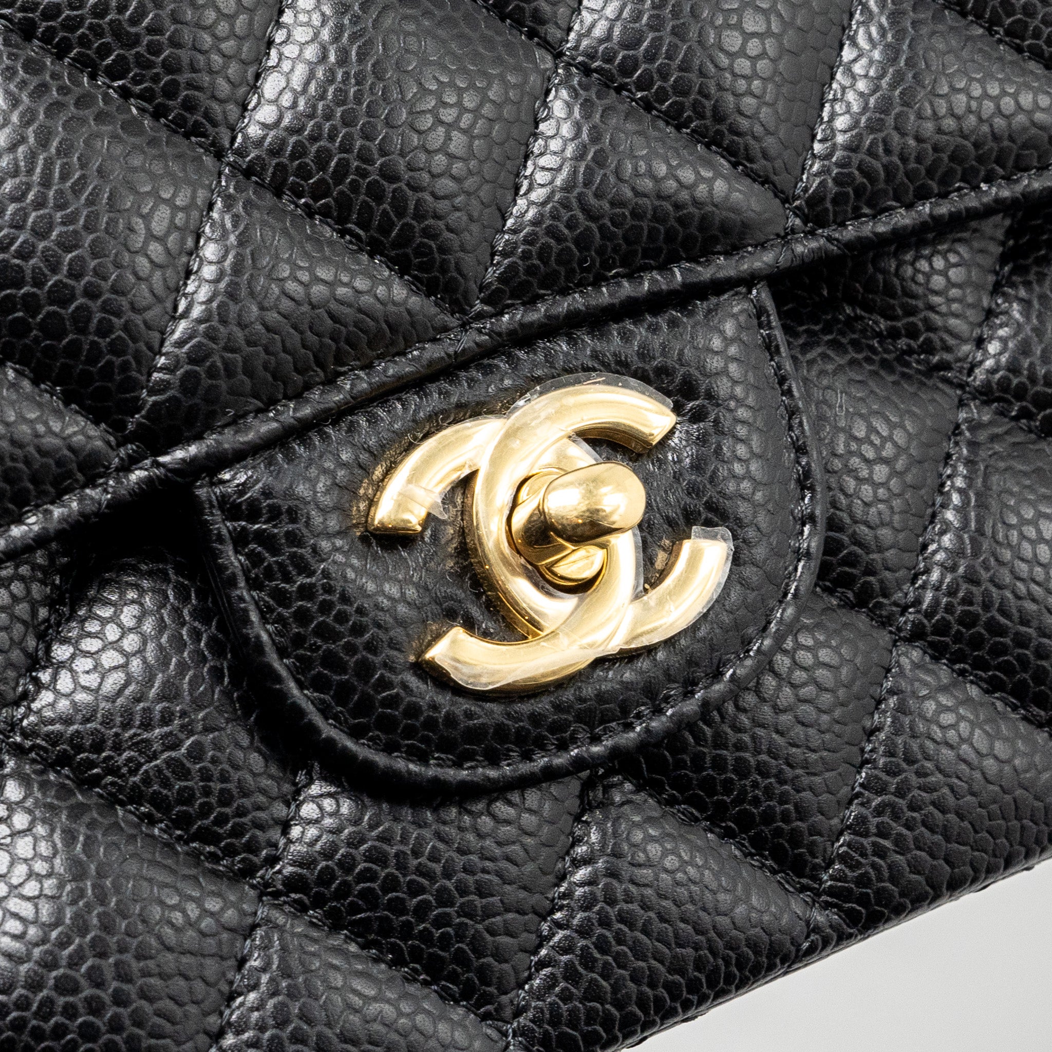 Chanel medium classic double flap bag Caviar black  (microchip)