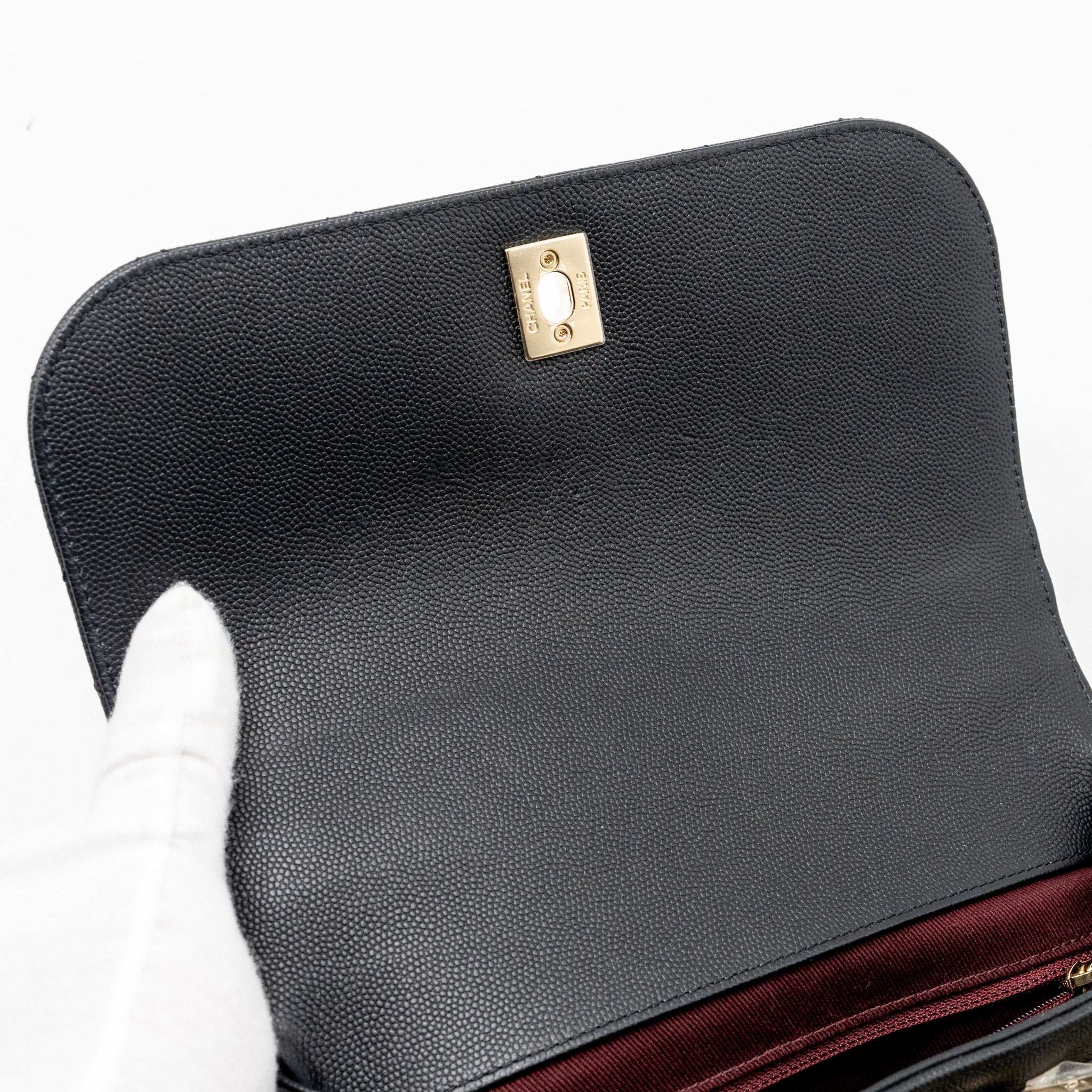 Chanel Medium Business Affinity Caviar black L