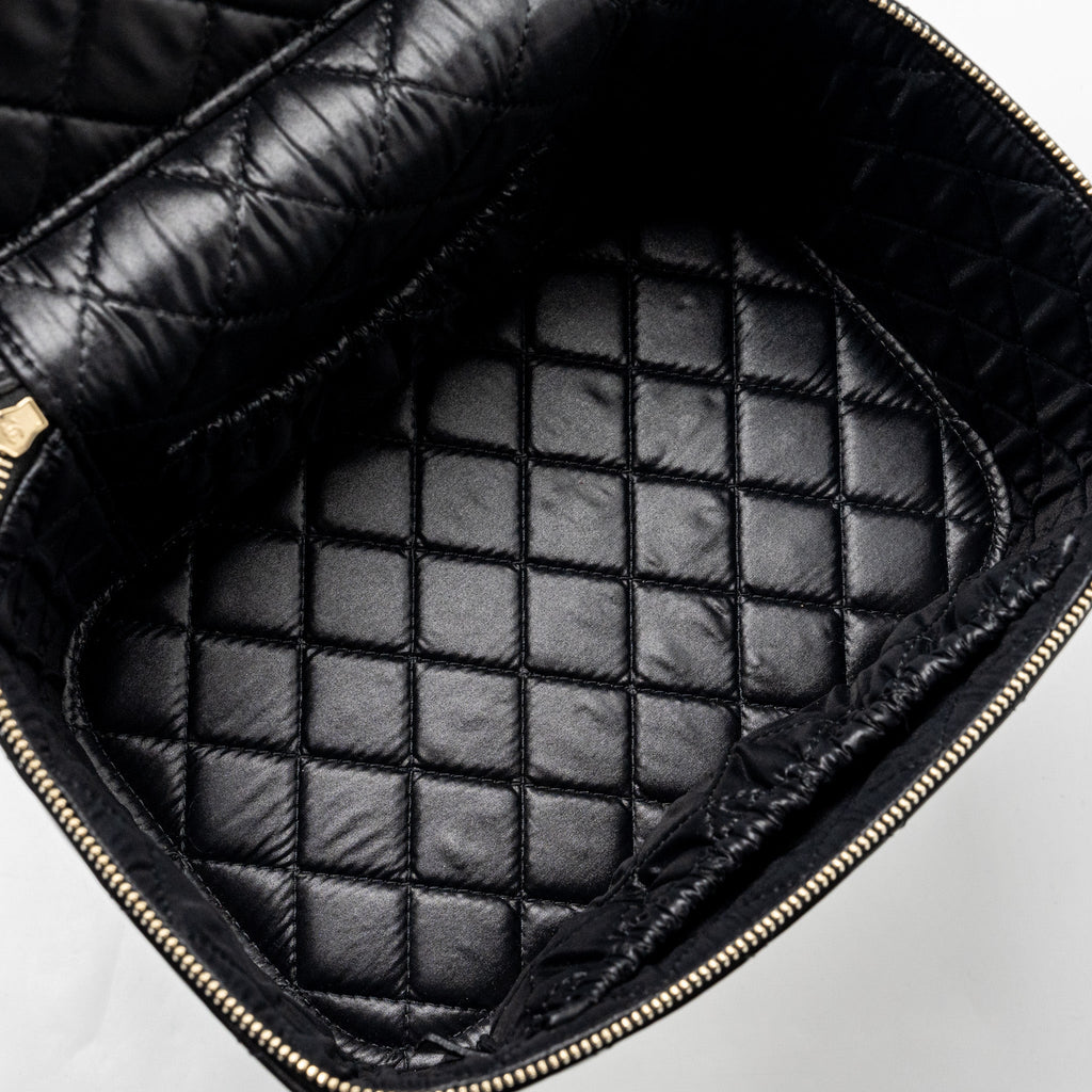Chanel top handle vanity case patent black L