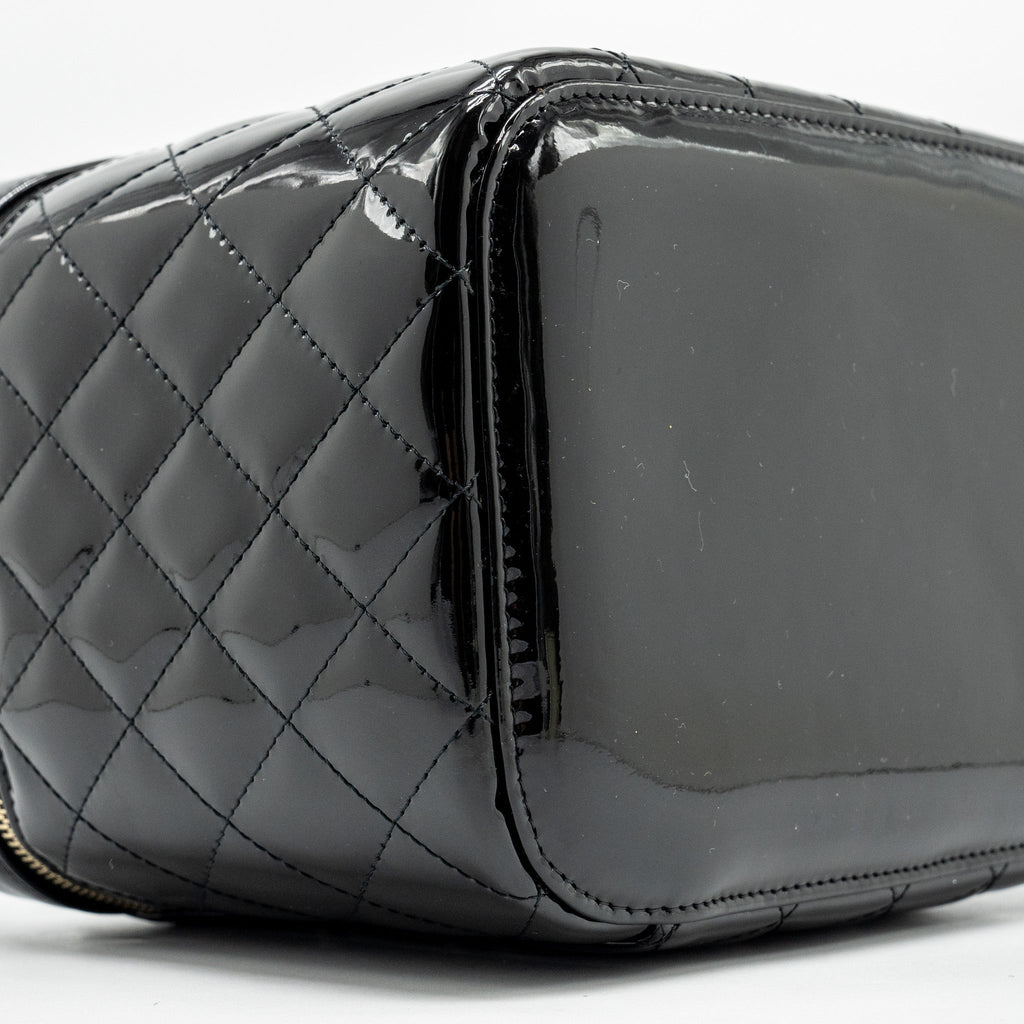 Chanel top handle vanity case patent black L