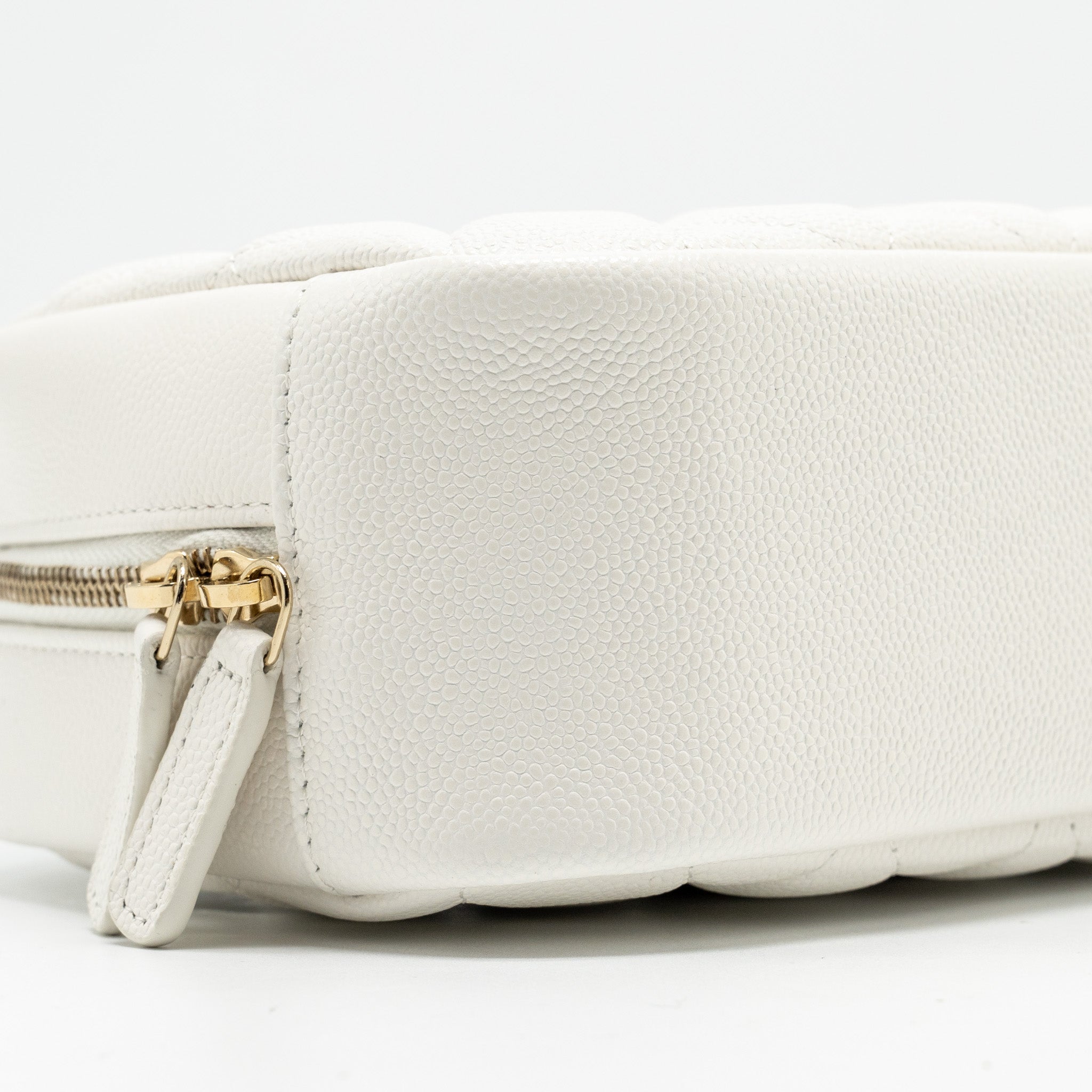 Chanel timeless classic pouch grained calfskin white L (microchip)