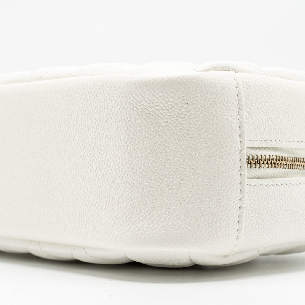 Chanel timeless classic pouch grained calfskin white L (microchip)