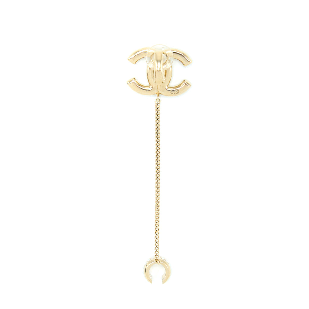 Chanel Pearl CC Logo Ear Clip