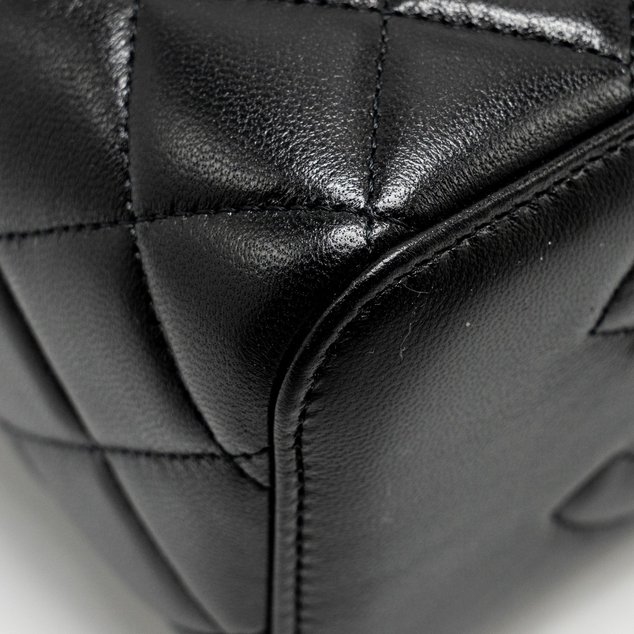 Chanel Pearl Crush Long Vanity Case Lambskin Black  (Microchip)