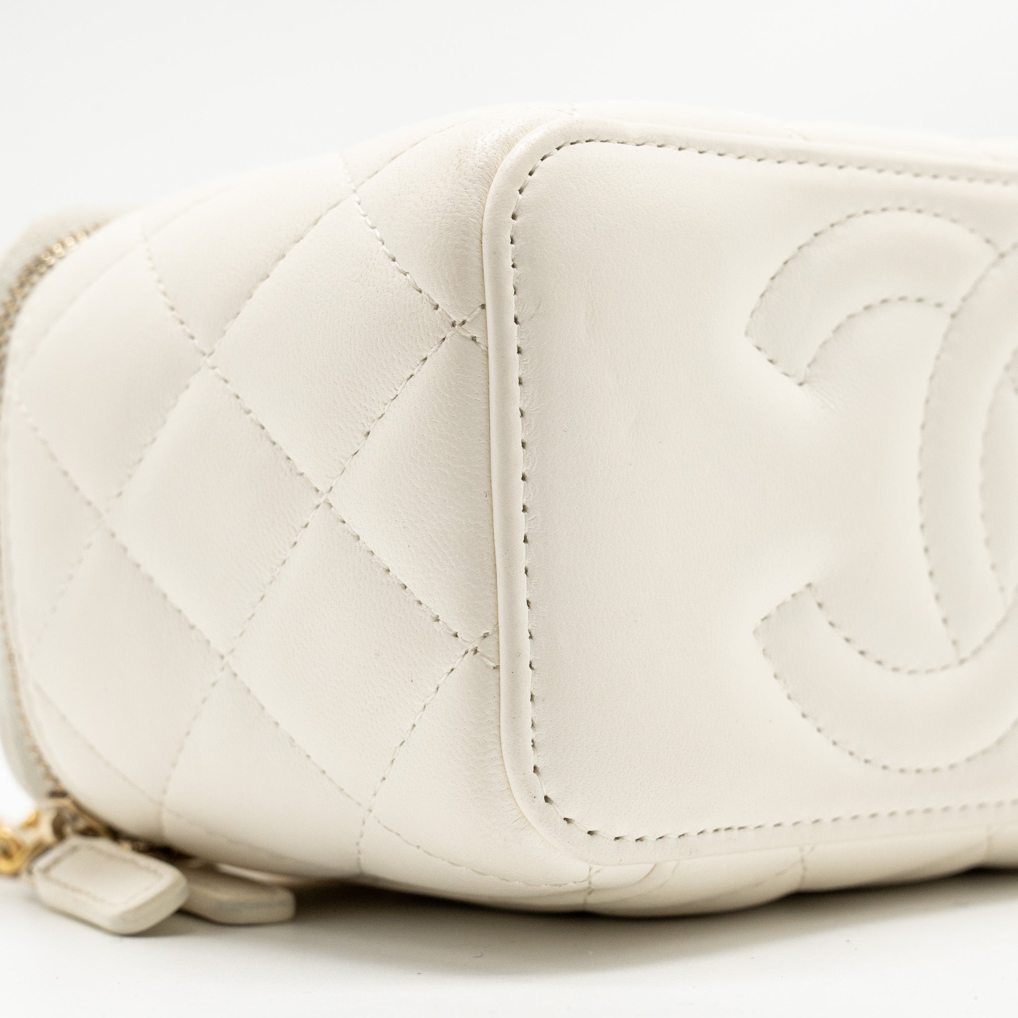 Chanel Pearl Crush Long Vanity Case Lambskin White  (Microchip)