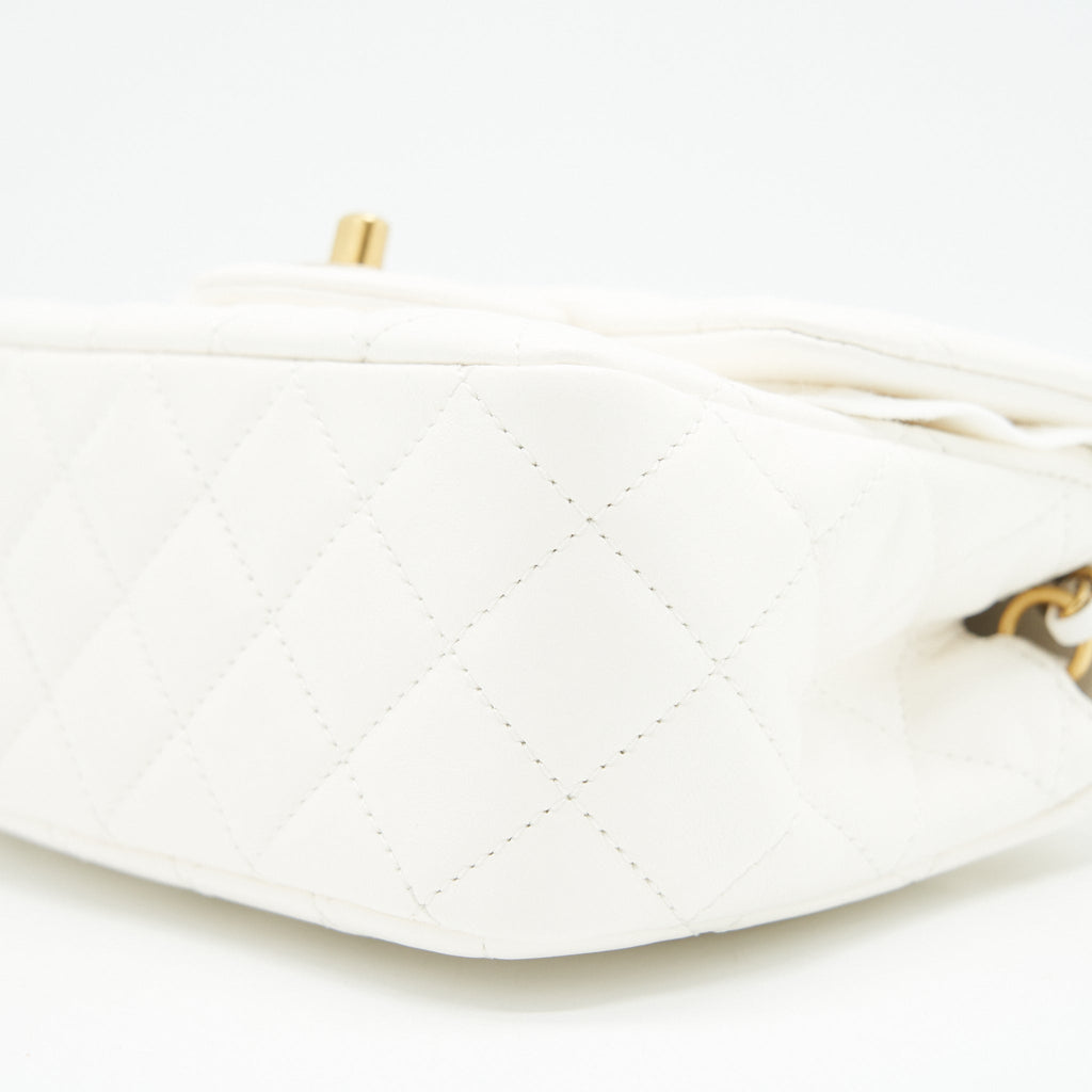 Chanel 21B Pearl Crush Square mini flap Bag Lambskin White