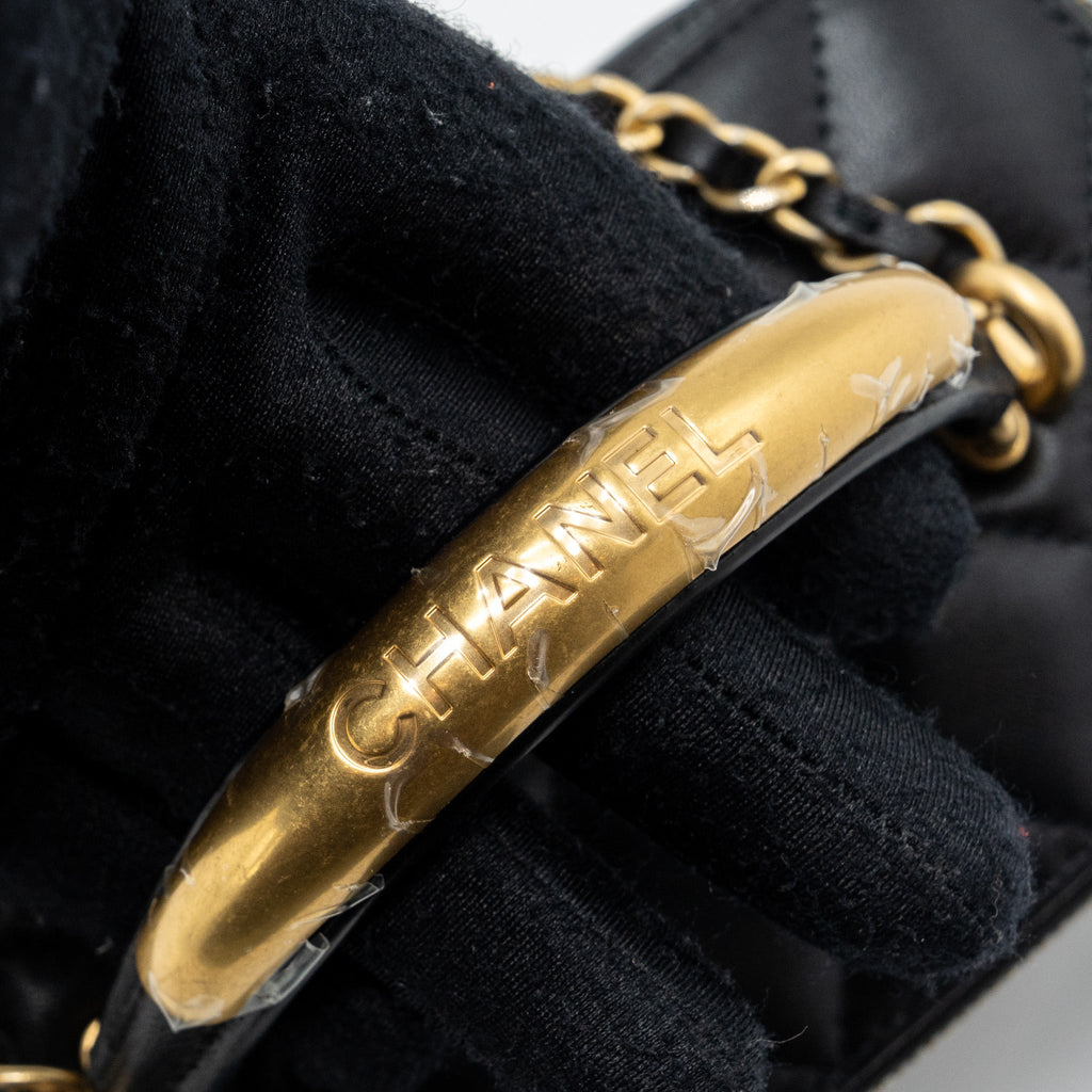 Chanel top handle long vanity with chain lambskin black  (microchip)