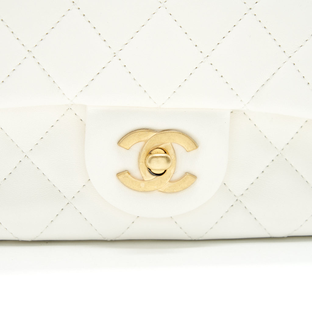 Chanel 21B Pearl Crush Square mini flap Bag Lambskin White