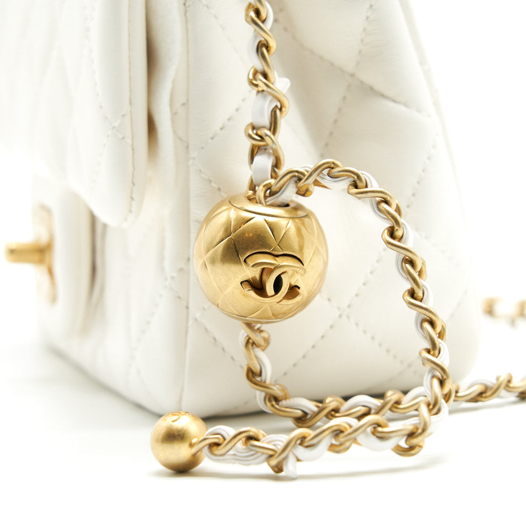 Chanel 21B Pearl Crush Square mini flap Bag Lambskin White