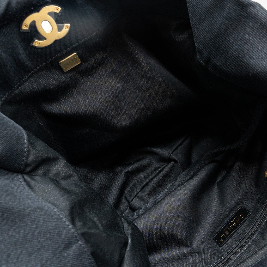 Chanel Denim Graffiti Shoulder bag black  (microchip)