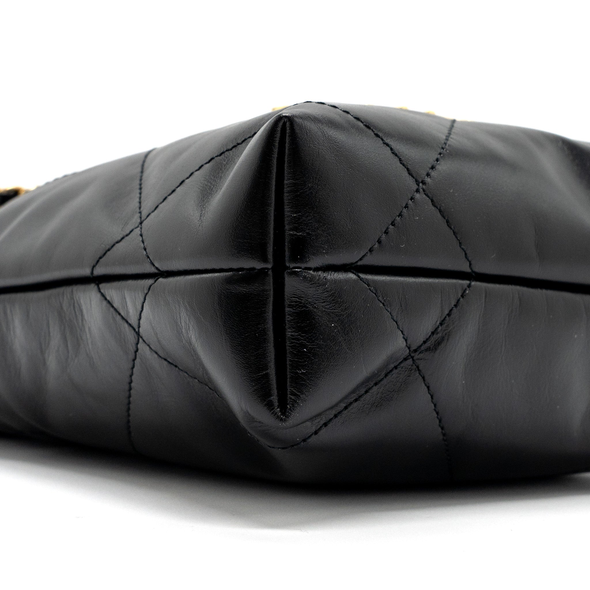 Chanel mini 22 bag shiny calfskin black  (microchip)