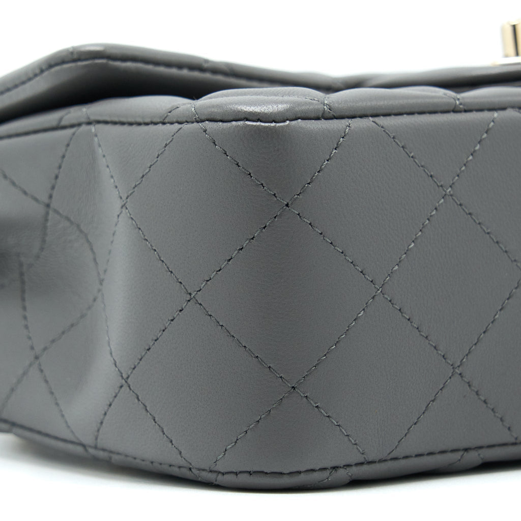 Chanel 22A Mini Rectangular Flap Bag Lambskin Grey L (Microchip).