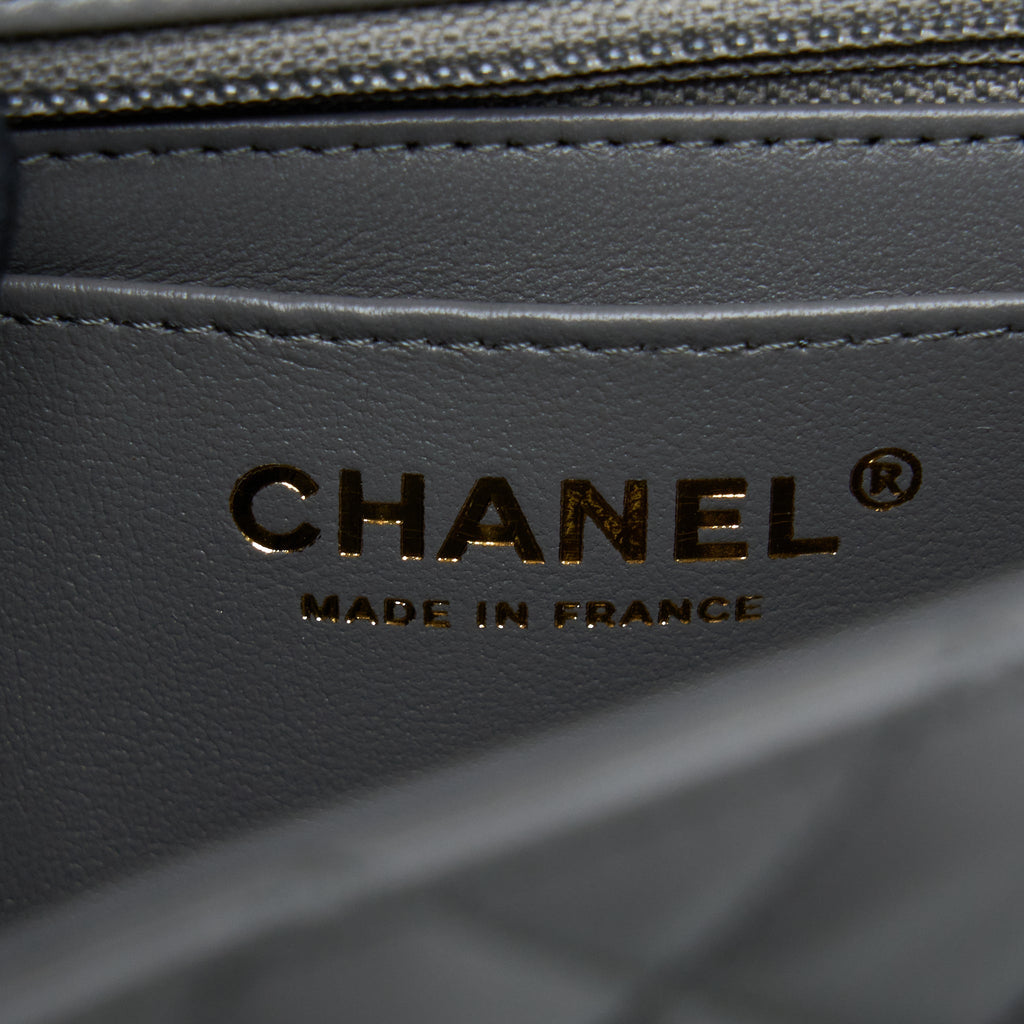 Chanel 22A Mini Rectangular Flap Bag Lambskin Grey L (Microchip).