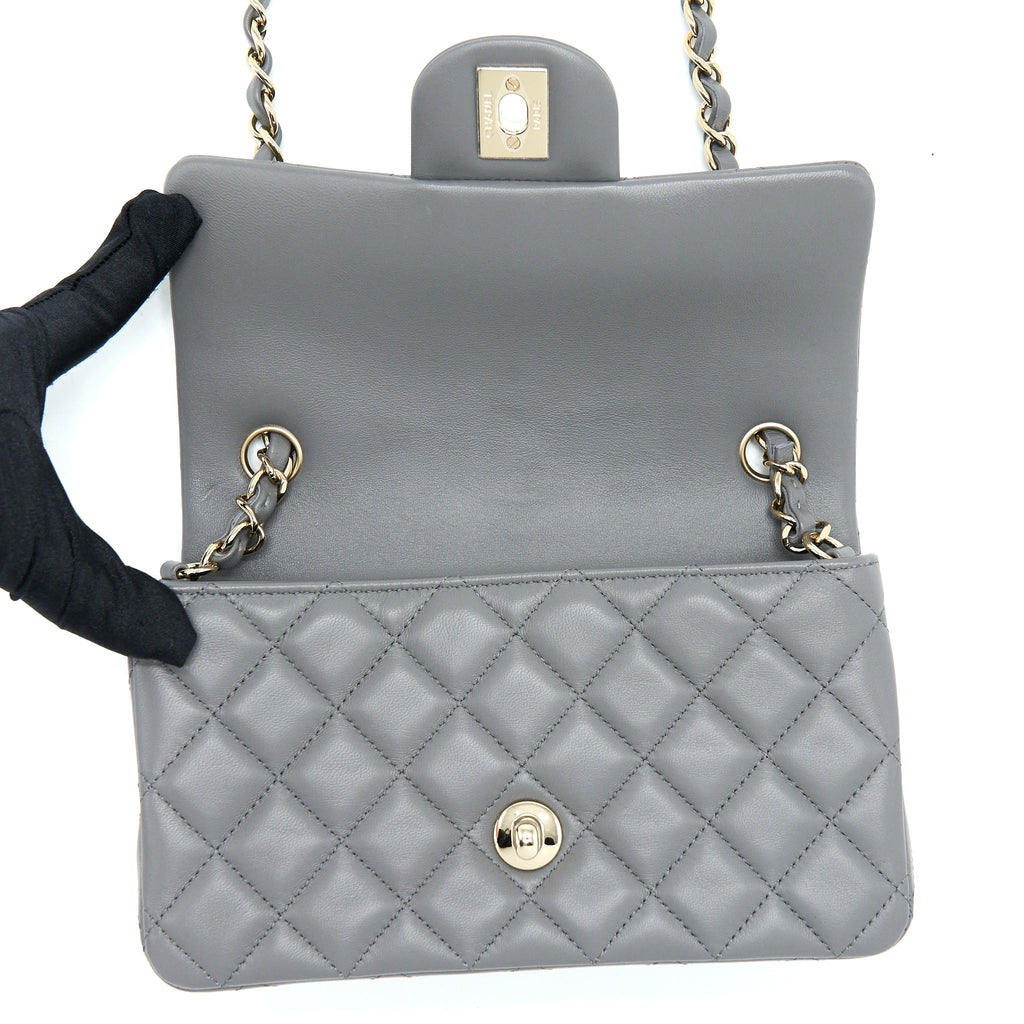 Chanel 22A Mini Rectangular Flap Bag Lambskin Grey L (Microchip).