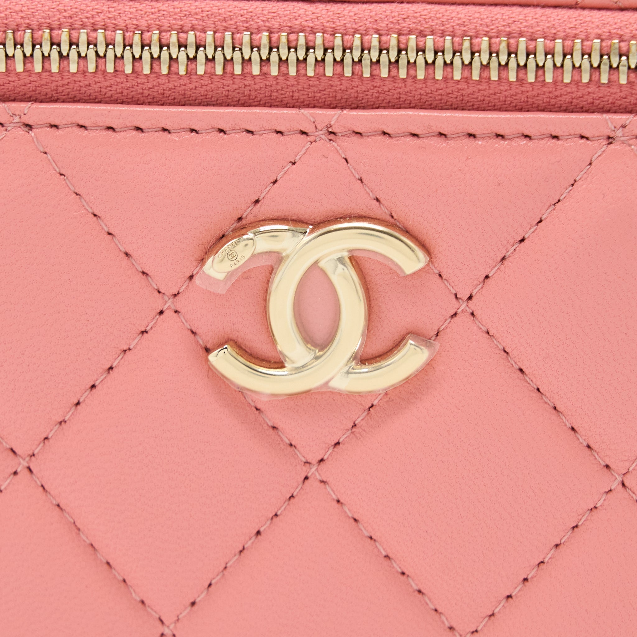 Chanel 22A Top Handle Long Vanity Case Lambskin Pink L (Microchip)