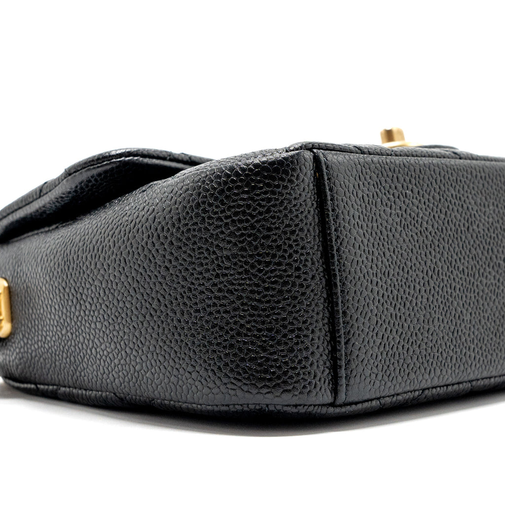 Chanel 21A chain Soul Flap bag grained calfskin black  (Microchip)