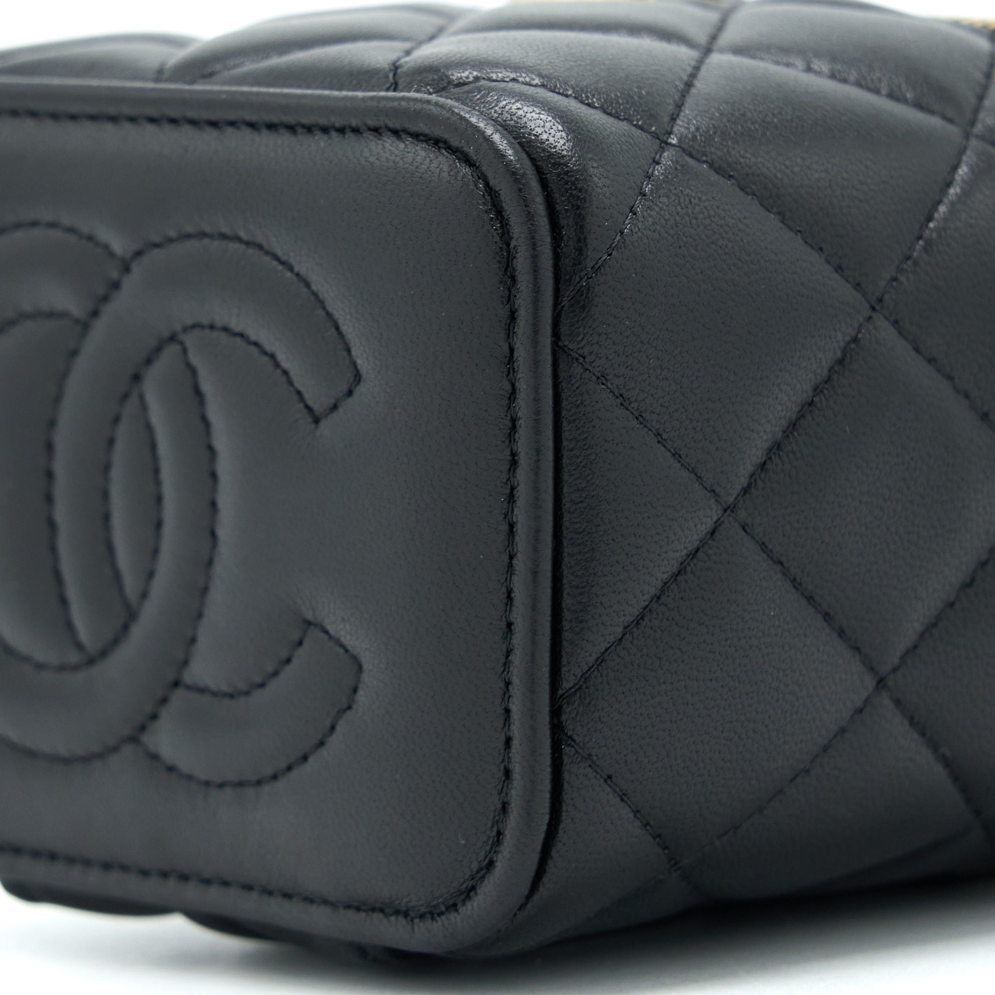 Chanel 22B Detailed Top Handle Mini Vanity With Chain Lambskin Black Brushed