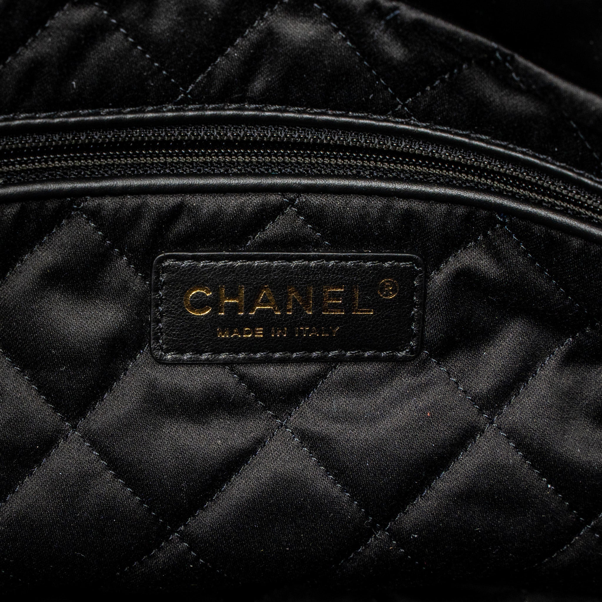 Chanel Small 22 Bag Shiny Calfskin Black  (Microchip)