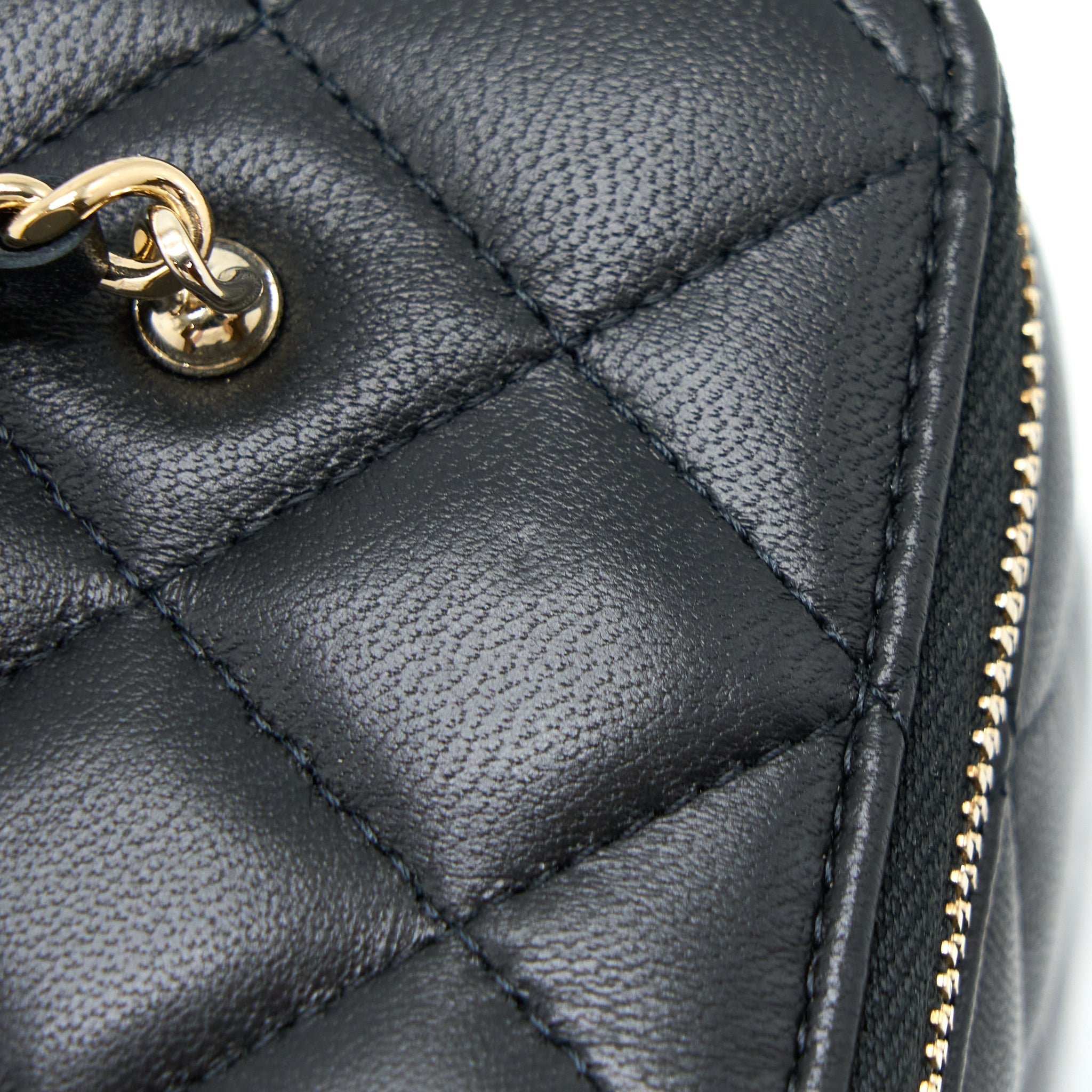 Chanel 23C Pearl Crush Long Vanity Lambskin Black L (Microchip)