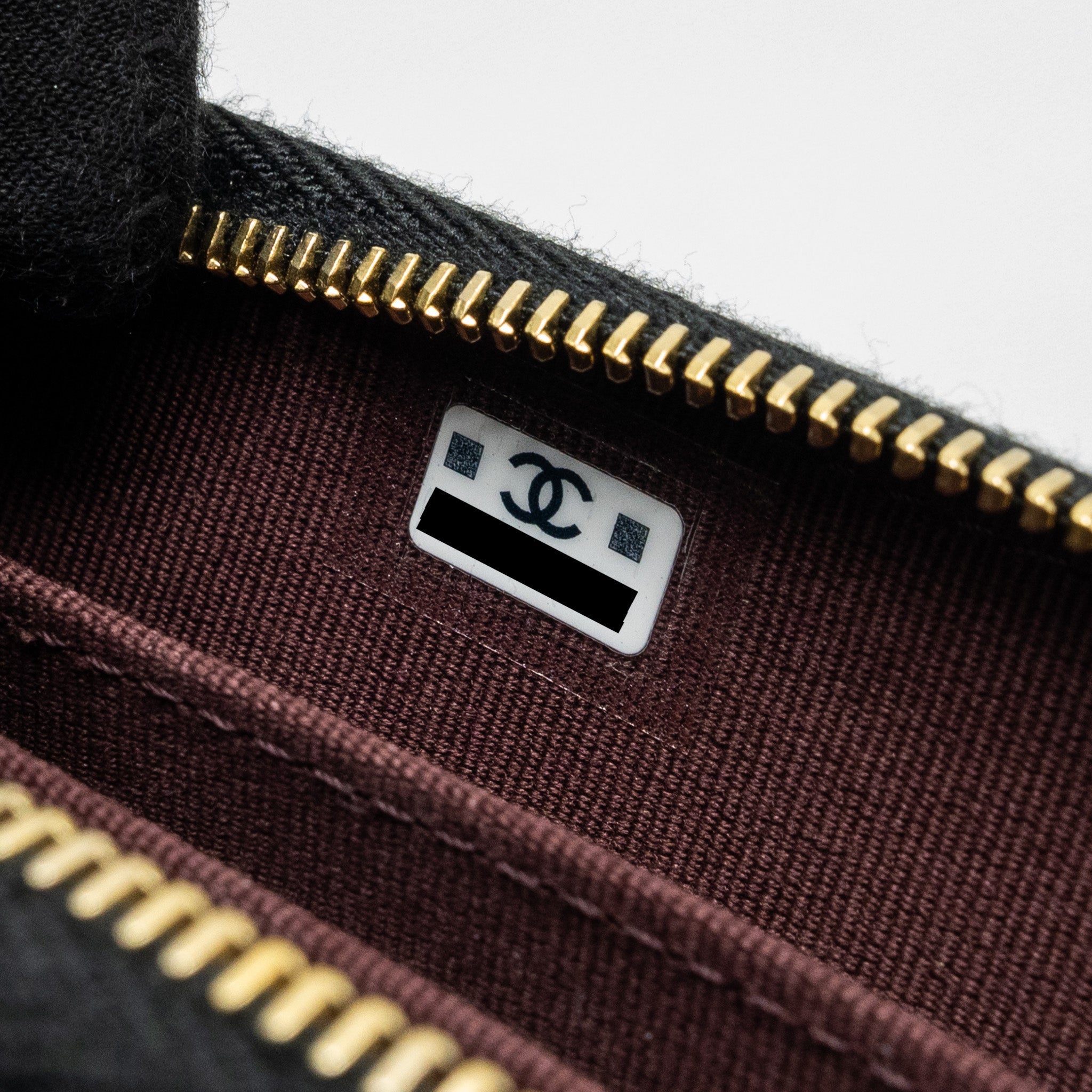Chanel Zip Card holder caviar black  (microchip)