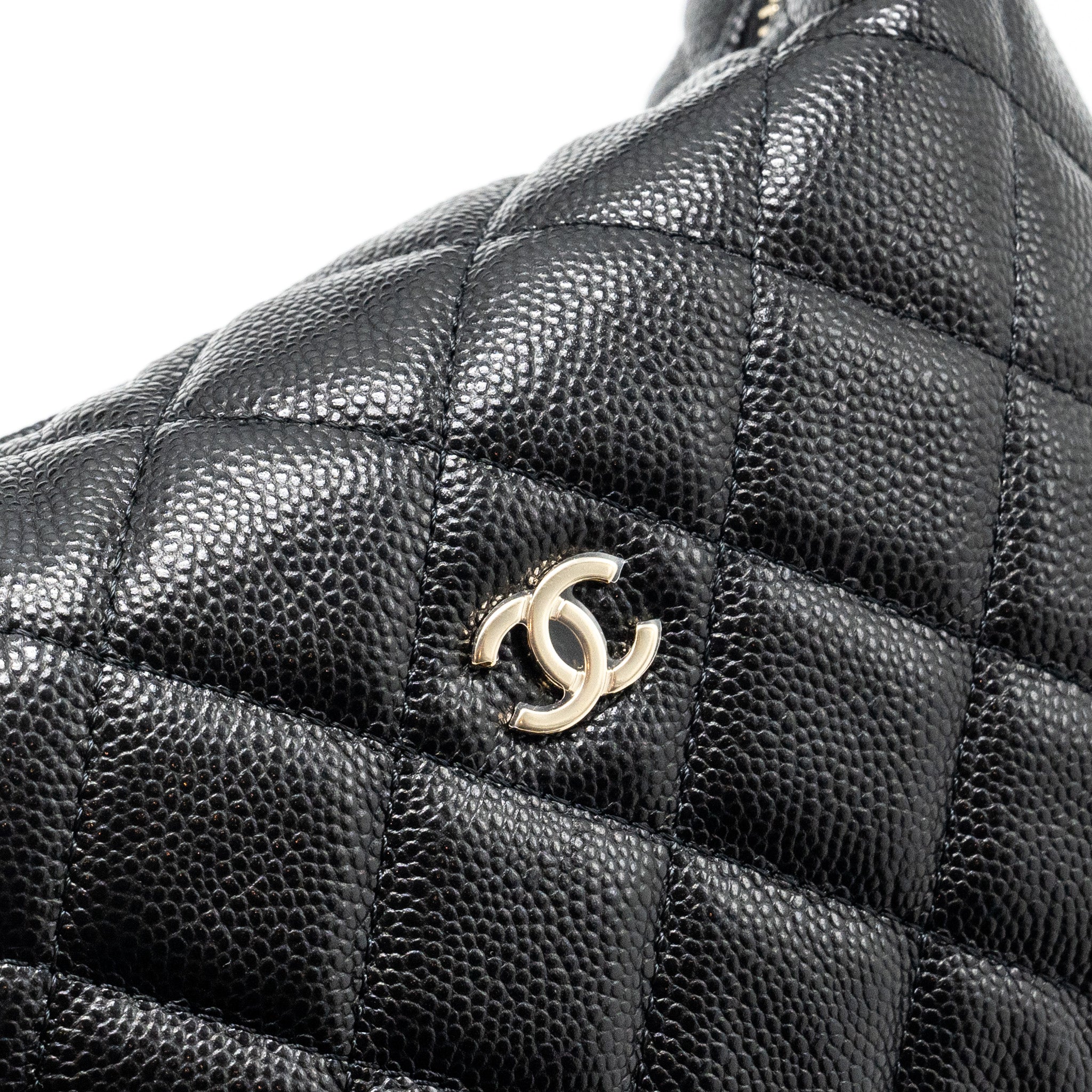 Chanel 25C Quilted Hobo Bag Caviar Black L (Microchip)